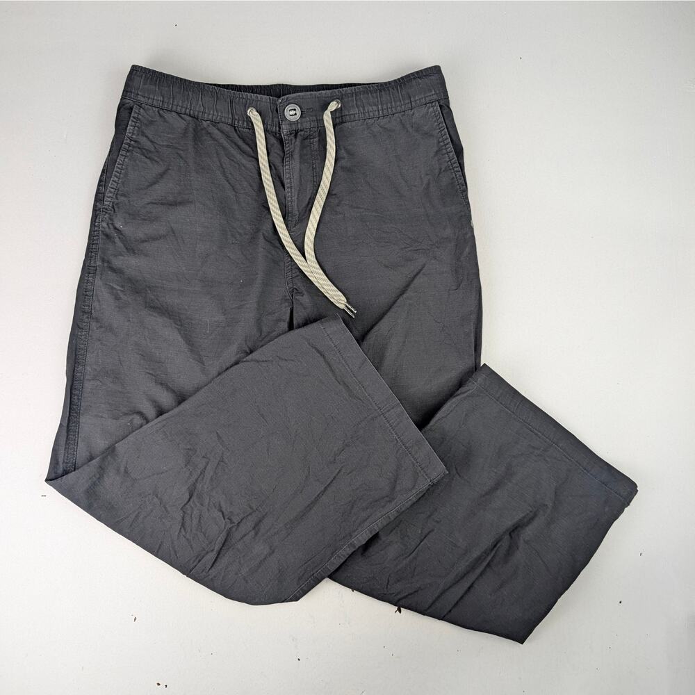 Vuori Women's Ankle Cropped Pants in Charcoal with Drawstring